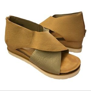 DIBA TRUE Gangway Sandals Size Tan/Silver 9.5